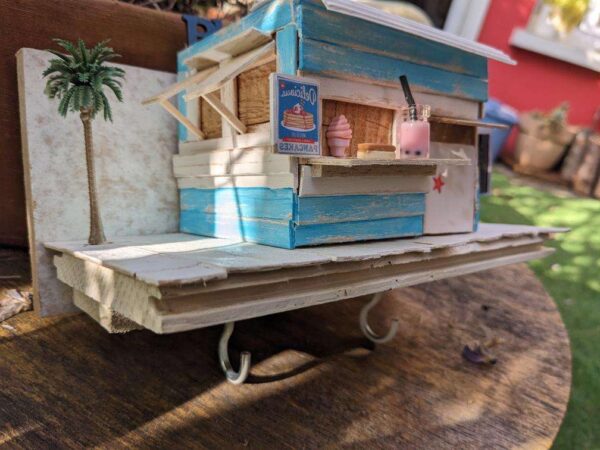 Cabane de plage en été